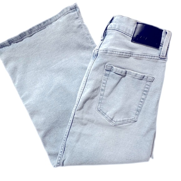 DKNY long with a denim maxi skirt from Jeans.
Size: 2 - Picture 9 of 10